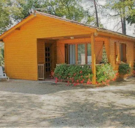 Les Pins - Lesgitesdeshautsdevialot En Perigord *